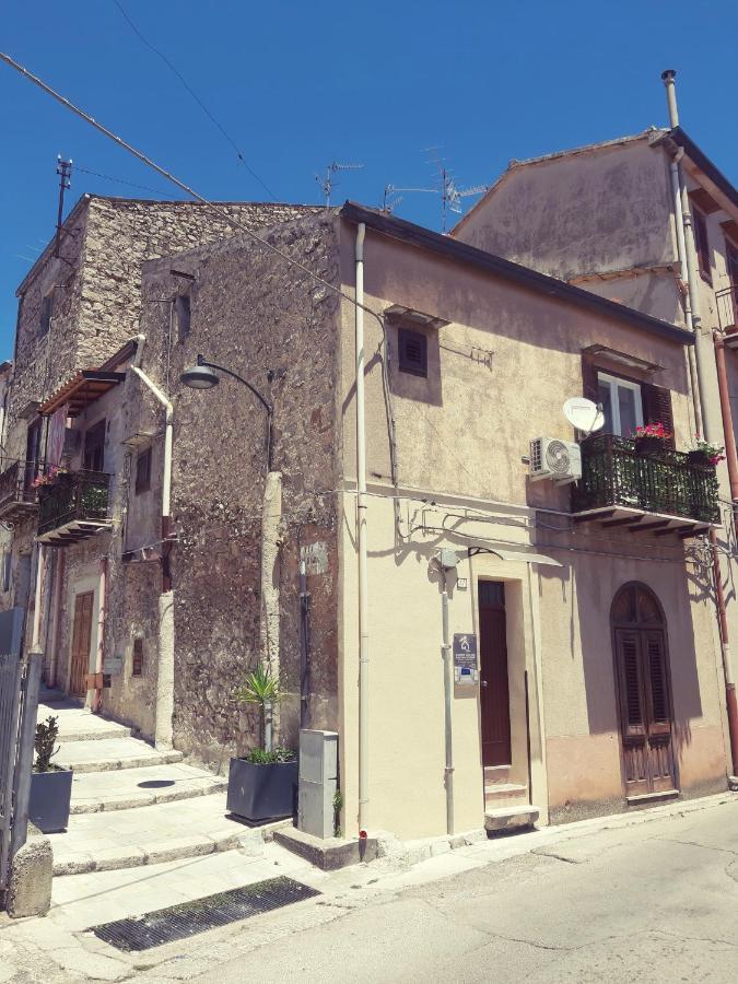 Guest House Piana Degli Albanesi Luaran gambar
